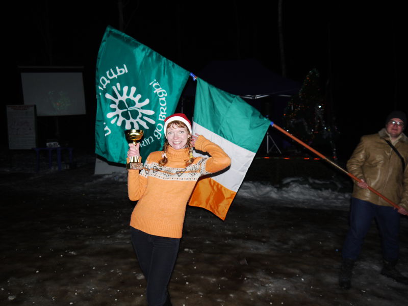 Ирландская девушка - обладательница кубка "За яркость в игре и в жизне"